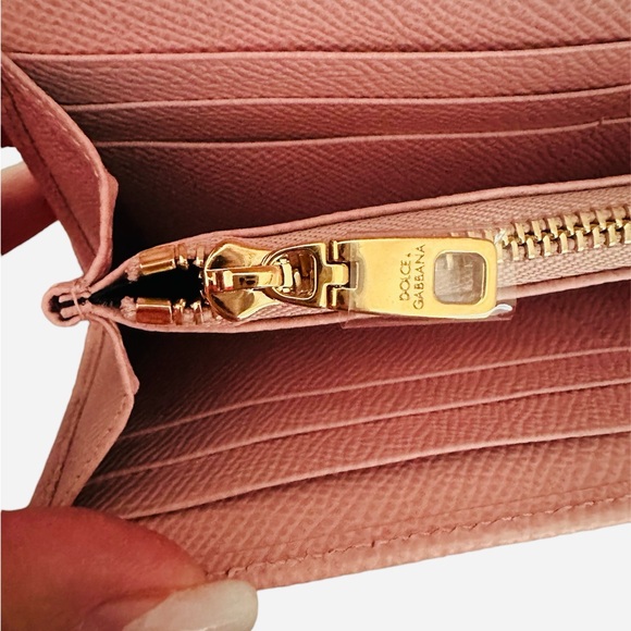 Dolce & Gabbana flesh pink wallet with crystal logo - Picture 2 of 5